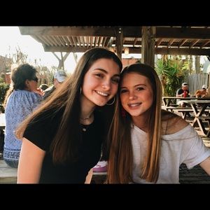 Meet your Posher, Hollis